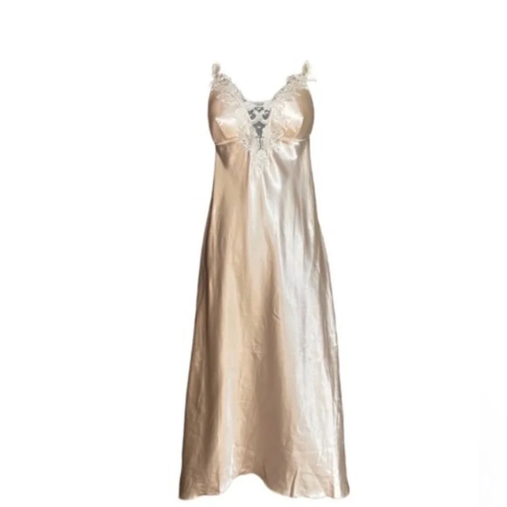 NWT FLORA NIKROOZ | Stella Gown Champagne - Picture 1 of 5